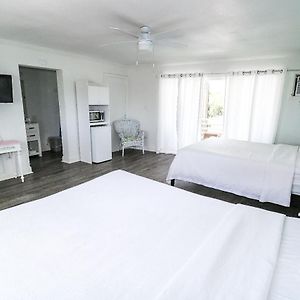 Standard Room Double Queen